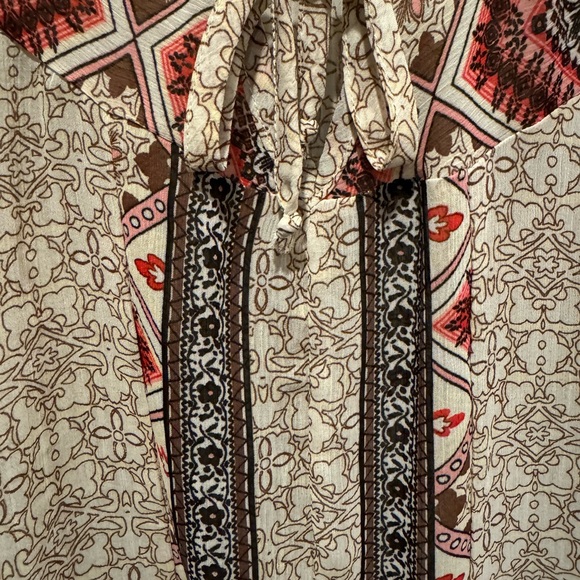 Ladies blouse - Picture 2 of 5